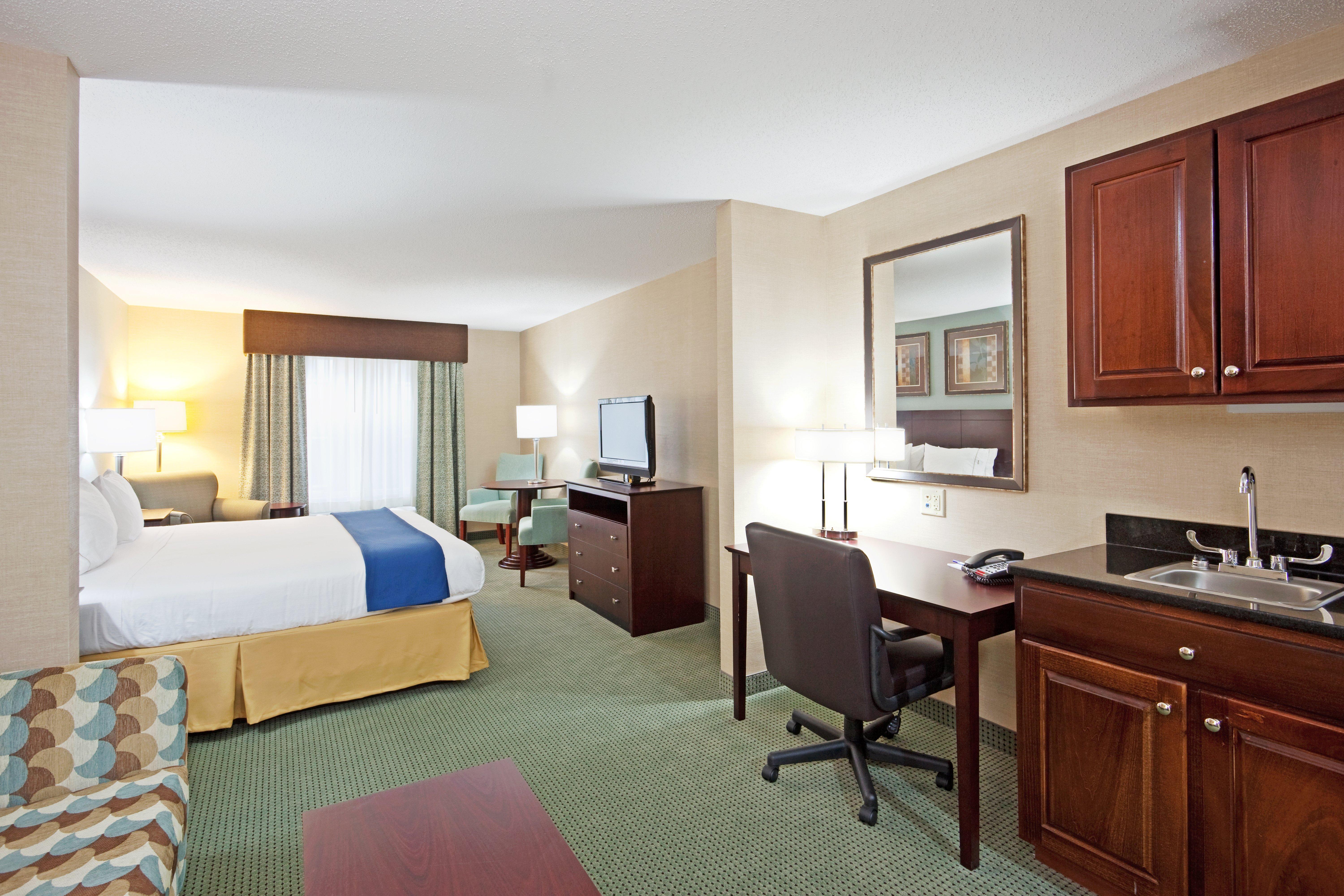 Holiday Inn Express And Suites Meriden By Ihg Buitenkant foto