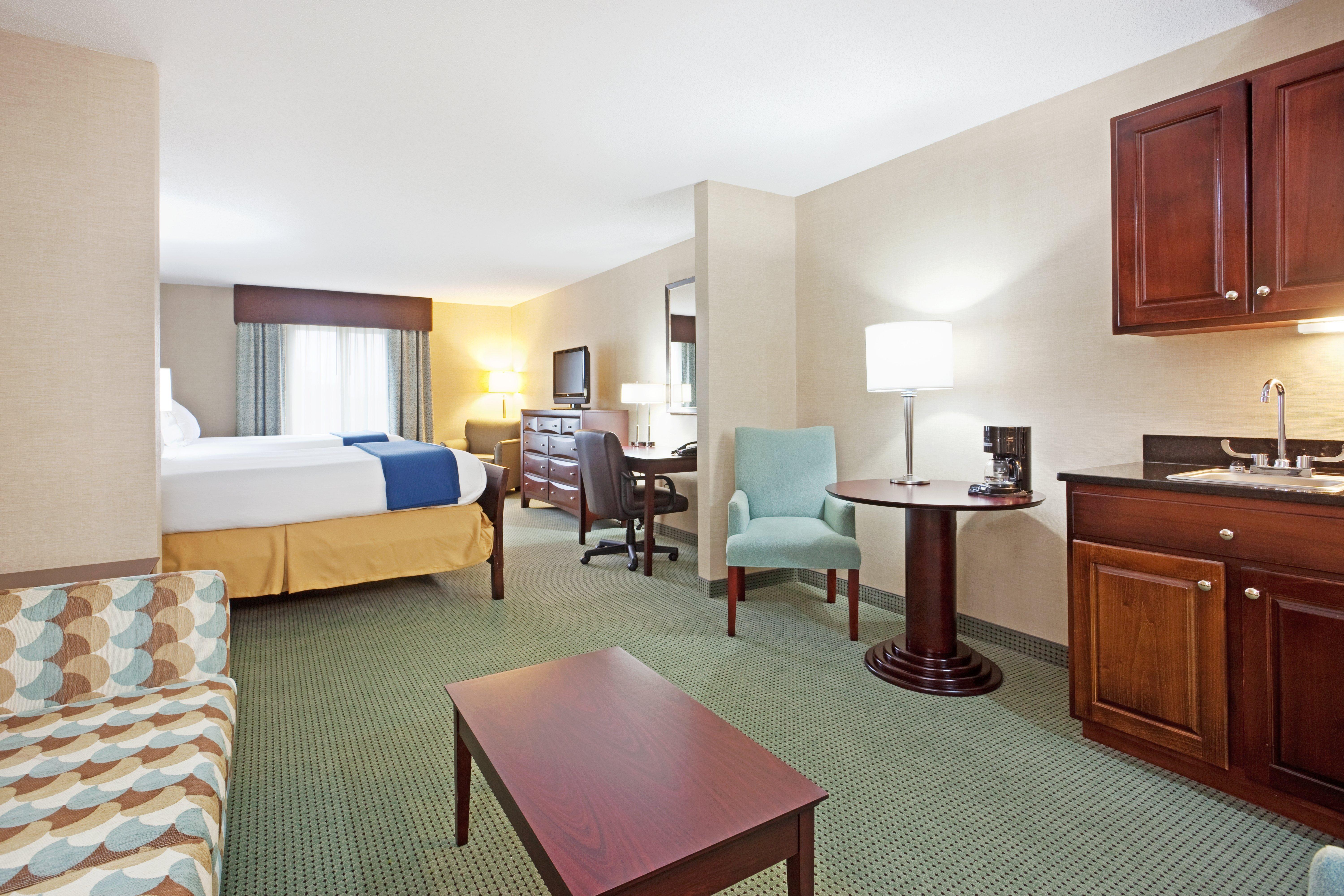 Holiday Inn Express And Suites Meriden By Ihg Buitenkant foto