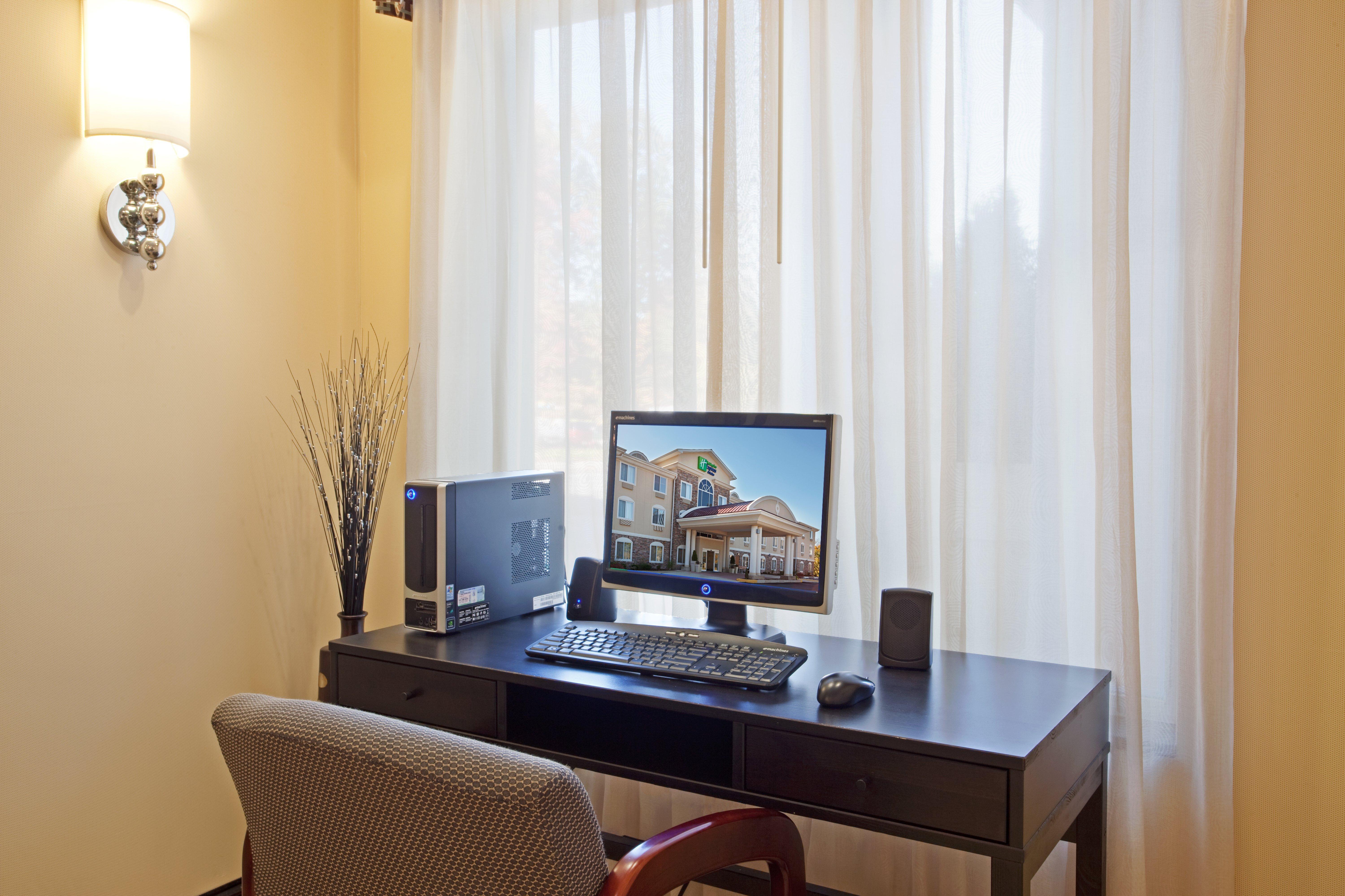 Holiday Inn Express And Suites Meriden By Ihg Buitenkant foto