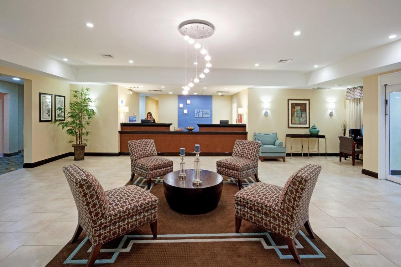 Holiday Inn Express And Suites Meriden By Ihg Buitenkant foto