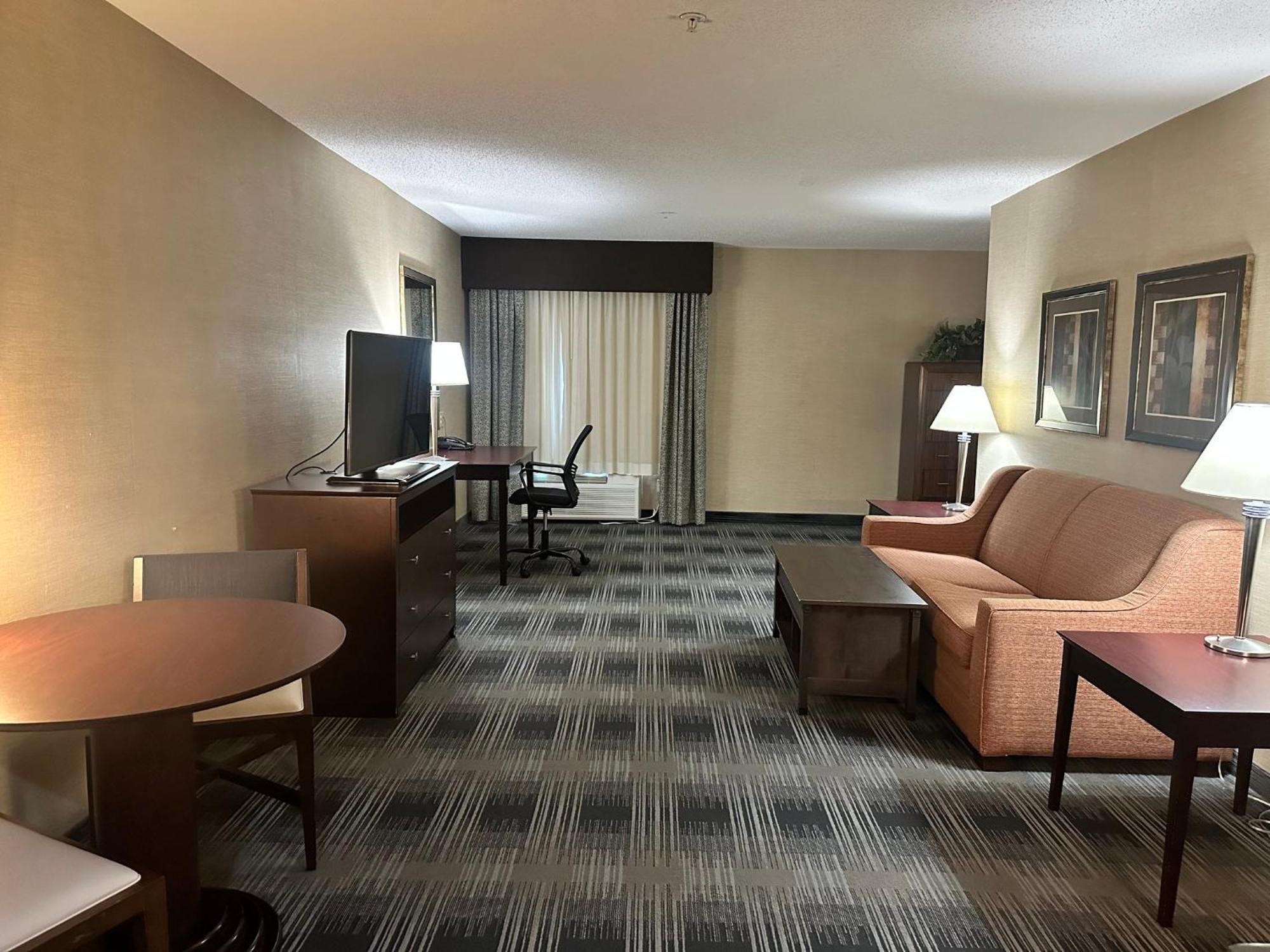 Holiday Inn Express And Suites Meriden By Ihg Buitenkant foto