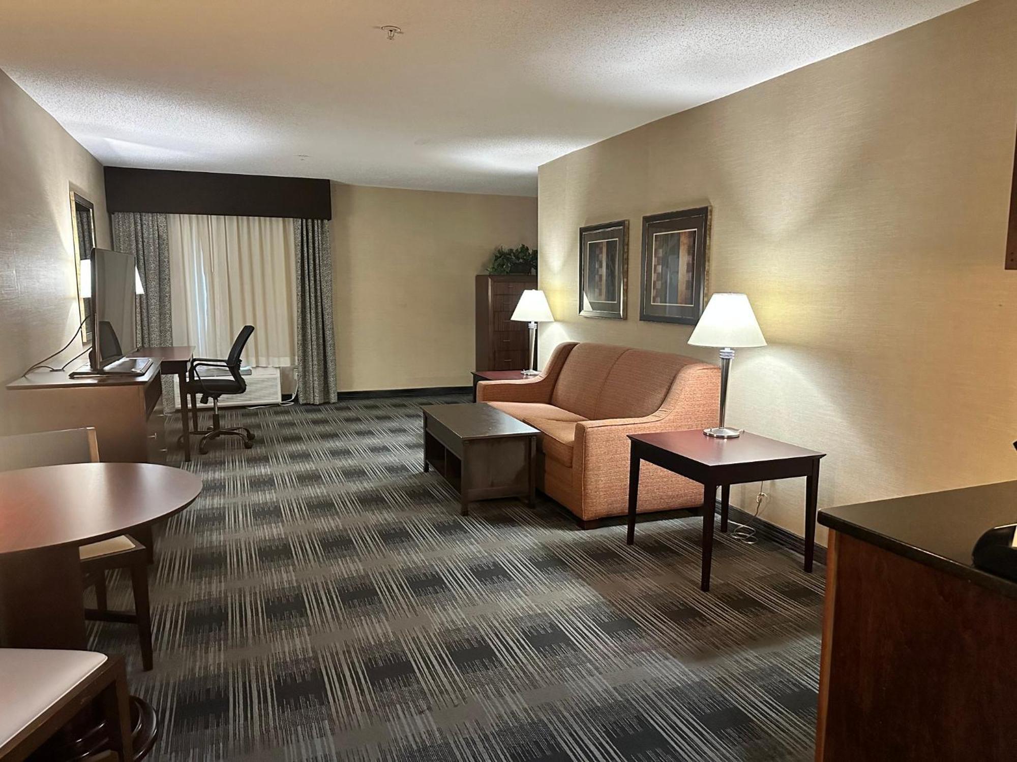 Holiday Inn Express And Suites Meriden By Ihg Buitenkant foto