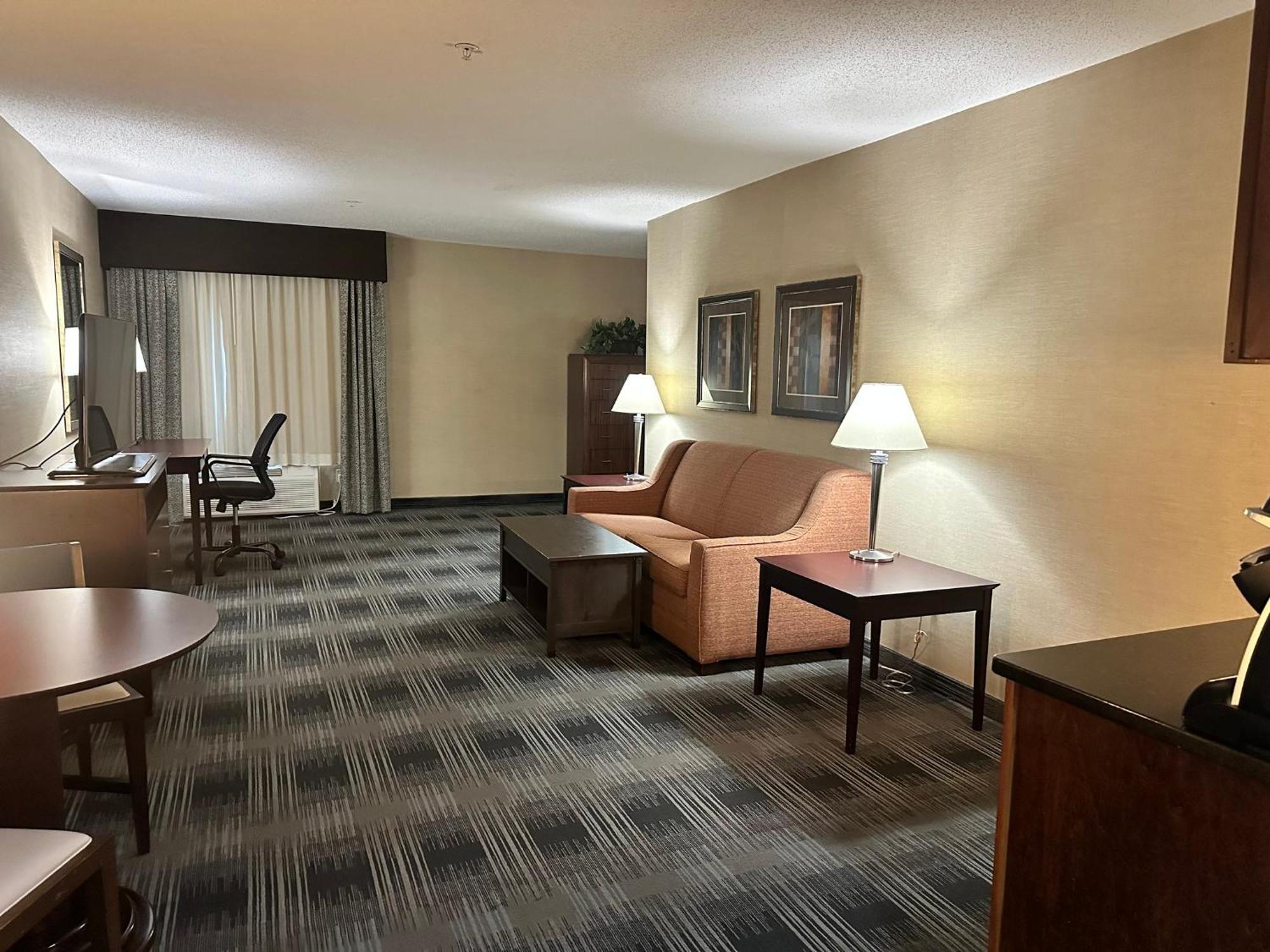 Holiday Inn Express And Suites Meriden By Ihg Buitenkant foto